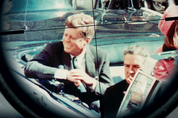 Кенеди малко преди да бъде застрелян на 22 ноември 1963 г. в Далас 