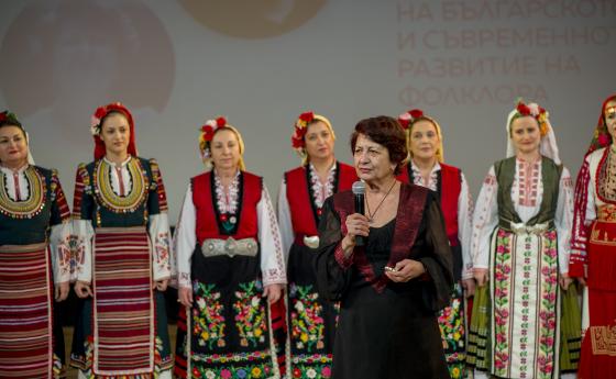Списание Осем НА ЖИВО: Задушевно събиране на едно голямо семейство