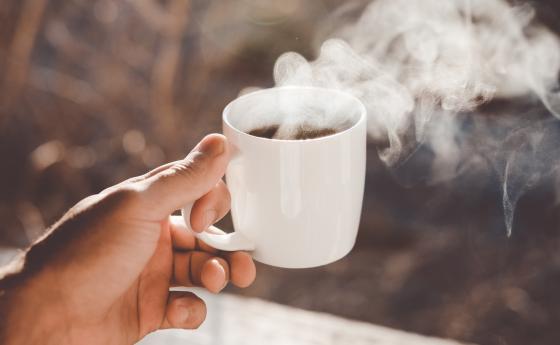 Горещият чай повишава риска от рак на хранопровода