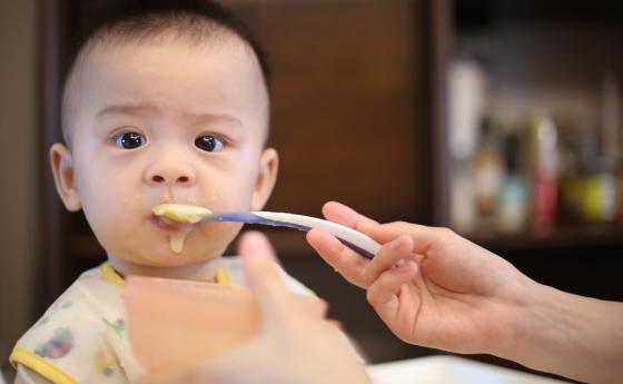СЗО: Намалете захарта в бебешките храни!