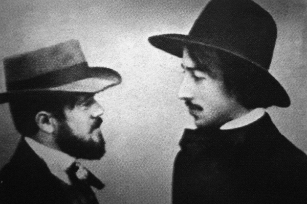 Дебелянов (вляво) с художника Георги Машев през 1912 г. Снимка: bg.wikipedia.org