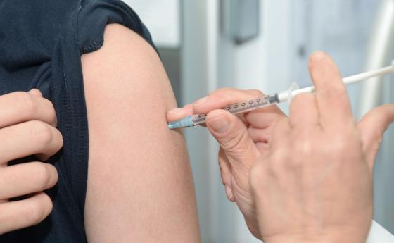 Англия влезе в най-голямата кампания за антигрипни ваксини