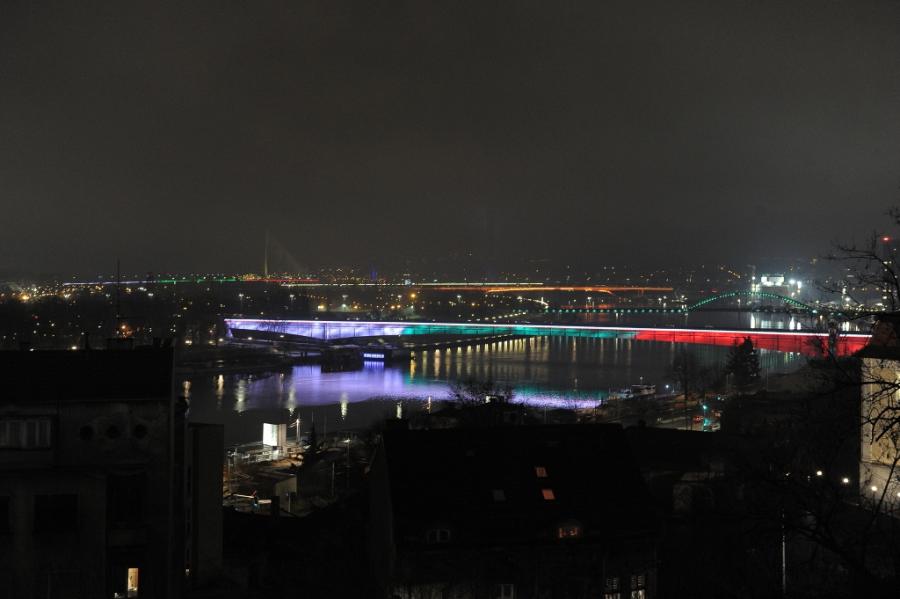 Знакови мостове и сгради в Белград бяха осветени с цветовете