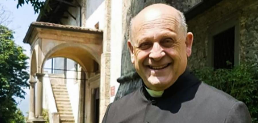 Италиански свещеник заразен с коронавирус е починал след като дарил