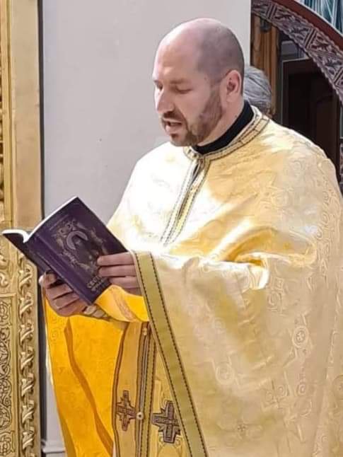 Свещеник, който чете канона на св.Никифор Прокажения в България