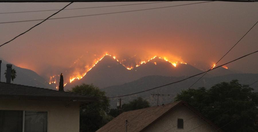 Броят на жертвите от горските пожари, изпепеляващи западното крайбрежие на