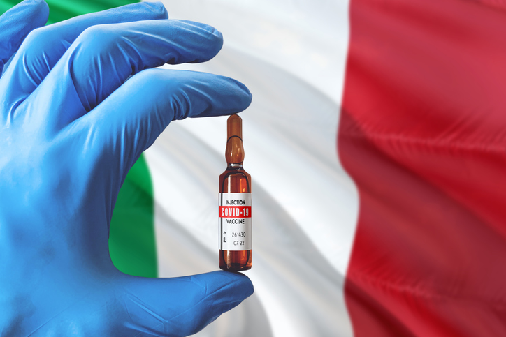 От днес Италия въвежда зелен пропуск за ваксинирани изследвани или