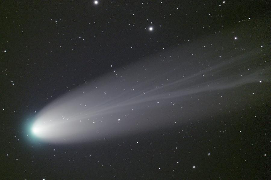 Кометата Ленард C 2021 A1 се е разпаднала по време