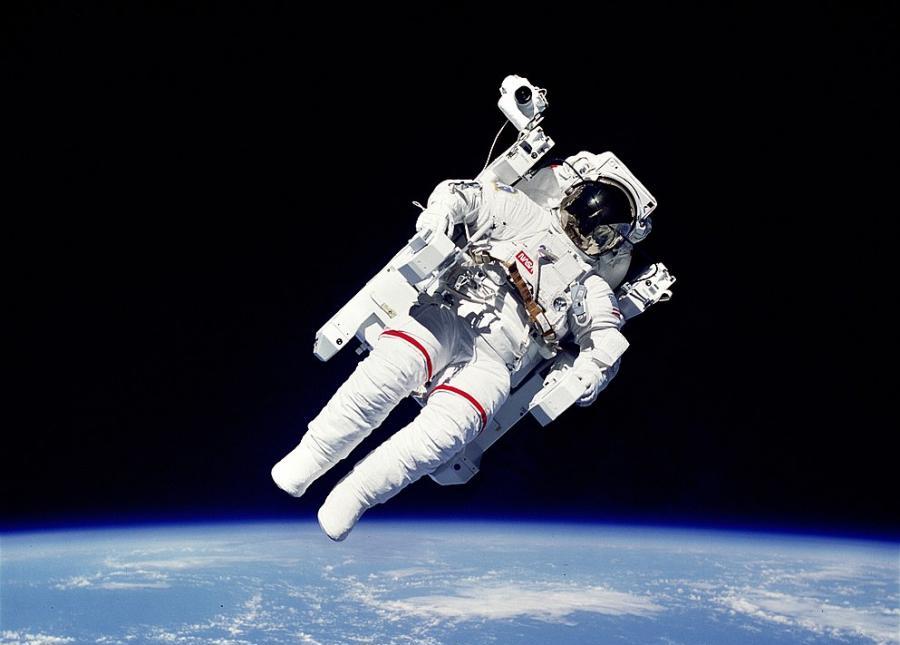 Астронавтите губят застрашително костна маса за десетилетия в Космоса която