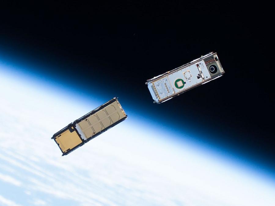 Apple и Huawei са готови да пуснат поддръжка за сателитни