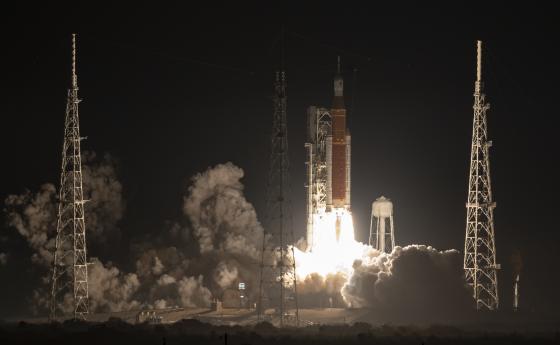 Artemis 1 все пак излетя с Orion към Луната