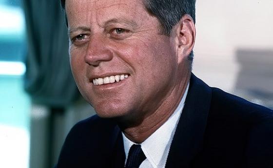 Как Джон Ф.Кенеди се превърна в герой, много преди да стане президент на Америка