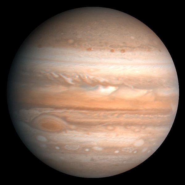 Не Сатурн, а Юпитер е с най-много спътници - 92