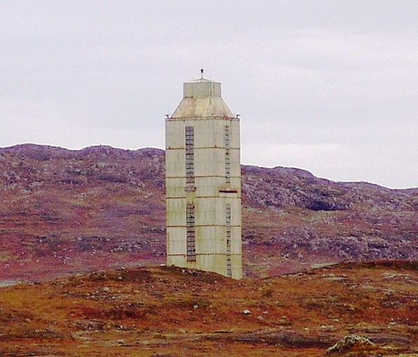 60-метровото съоръжение, съхраняващо сондата от Колския сондаж, 2007 г., снимка: