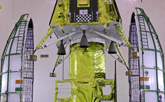 Chandrayaan-3 e първата сонда, която каца близо до южния полюс на Луната