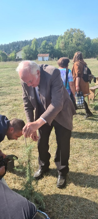  кметът на село Гълъбовци Петър Динчев 
