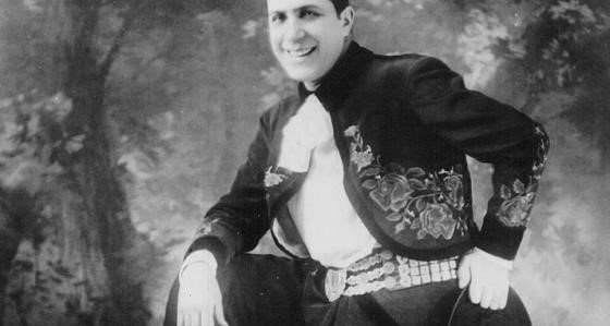На 11 декември през 1890 г е роден Карлос Гардел