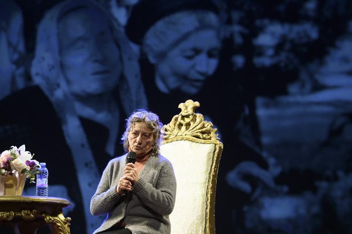  Нешка Робева 