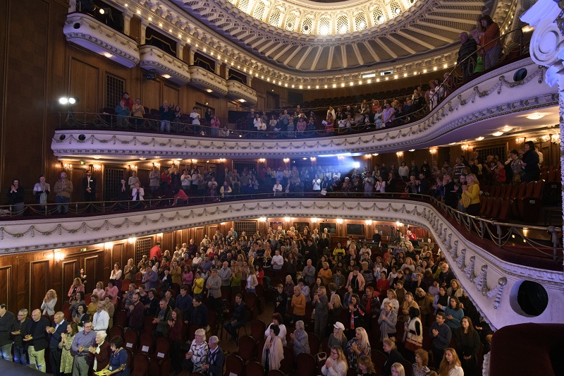 Oще под влияние на огромно вълнение екипът ни иска да