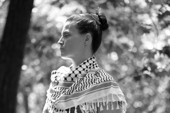 Художничката Адриана Герасимова: Всеки щрих и точка са молби за прошка към децата на Газа