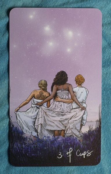 Тройка Чаши – карта Таро за 10 ноември