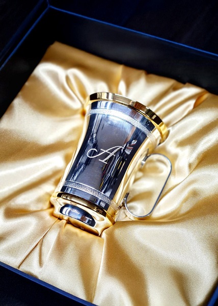 Сребърен дар отвъд времето