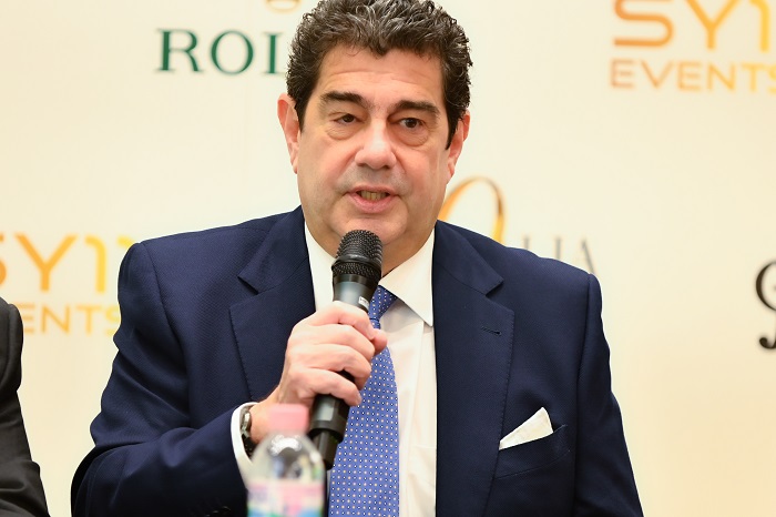 снимки автора, Лилия Йотова („Ес Уай 11“) и личен архив