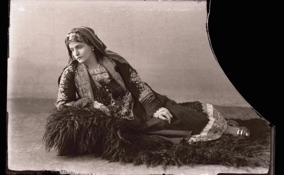 Стогодишни съдби и исторически моменти събира фотографска изложба в СГХГ