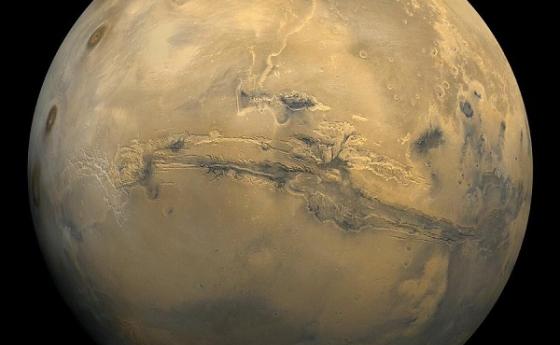 Червената планета някога е била наполовина синя