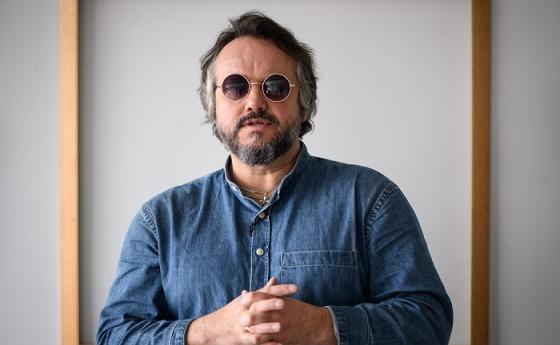 Моето решение е да се съпротивлявам, да се съмнявам, да подозирам и да се противопоставям