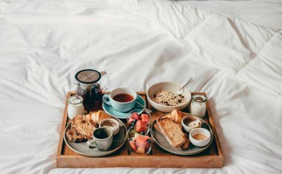 Дългата пауза между вечерята и закуската намалява риска от свързани с възрастта