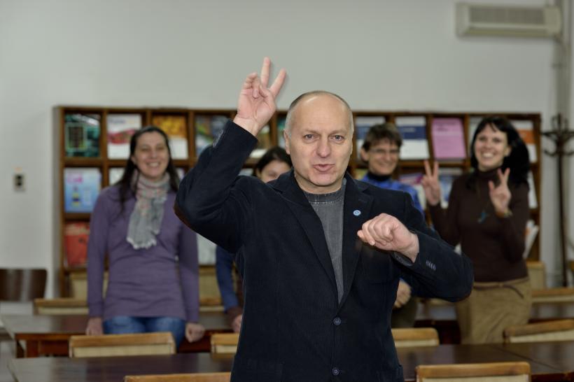  Доц. Георги Милошев и екипът му, осъществил просветителната стратегия за ДНК проучвания. 